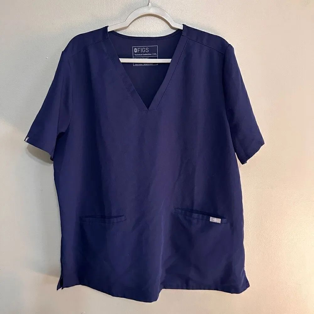 Figs Casma navy blue 3 pocket scrub top size XXL